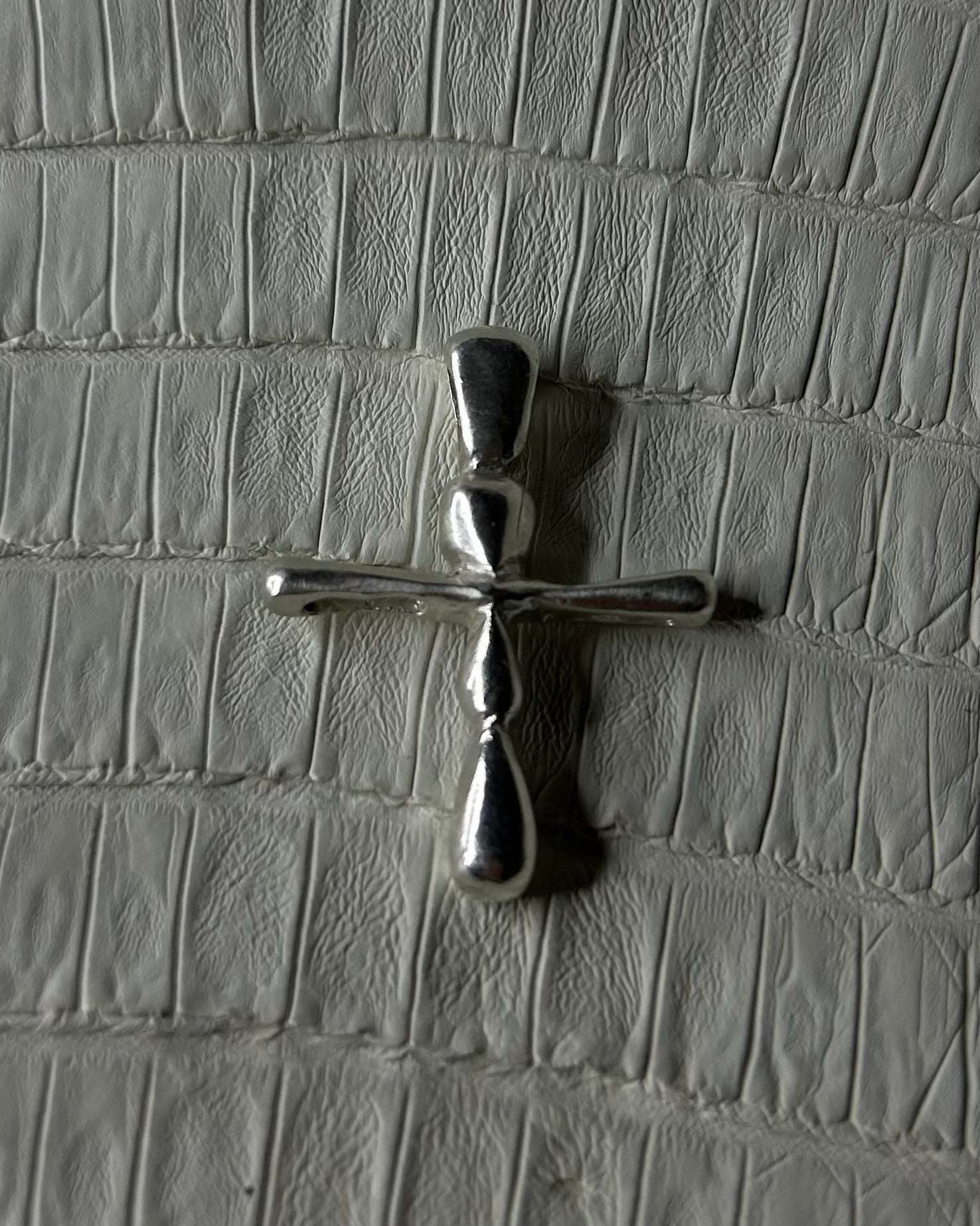 LACRIMOSA — tear drop cross