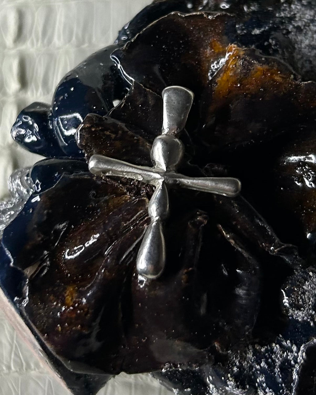 LACRIMOSA — tear drop cross